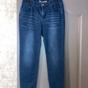NWOT New Direction Skinny Jeans size 10